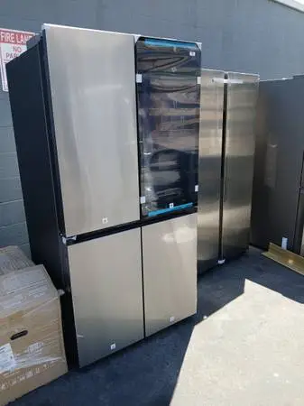 Samsung family hub full size refrigerator small dent