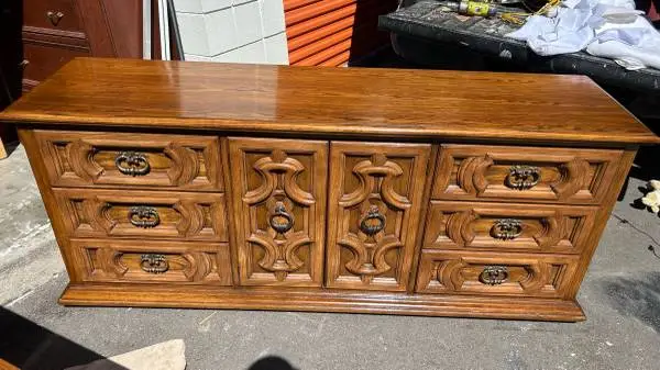 Thomasville vintage dresser Spanish Mediterranean style sideboard buffet credenz