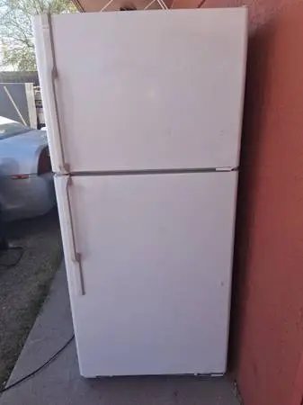 Top Freezer Fridge with Ice maker