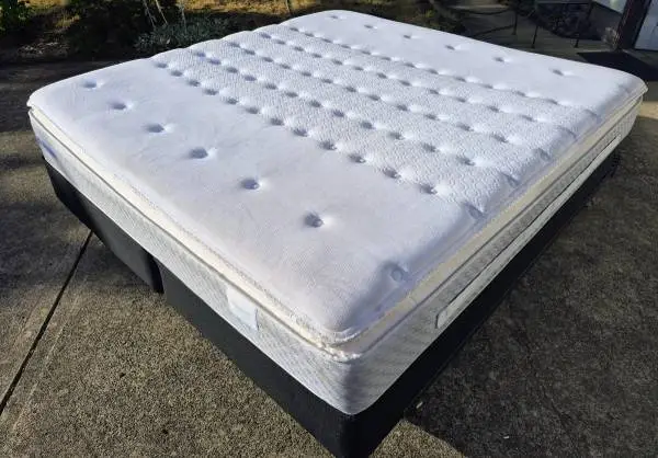 KING SIZE SEALY PILLOWTOP MATTRESS & BOX SPRINGS