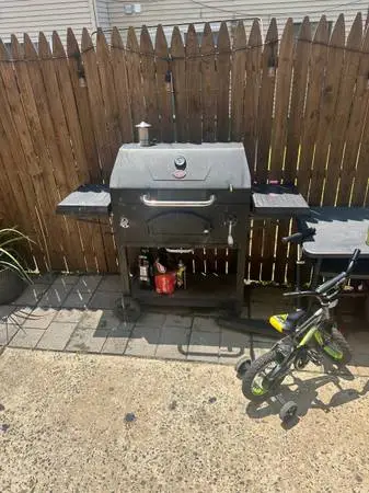 Char-grilled BBQ Pit & table & chairs
