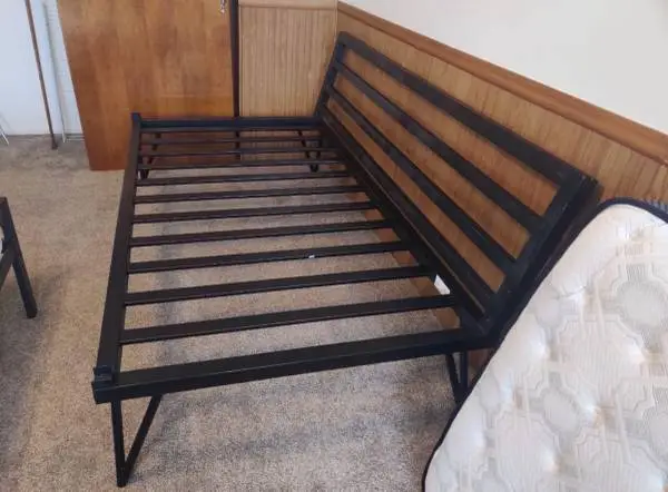 Twin size bedrame