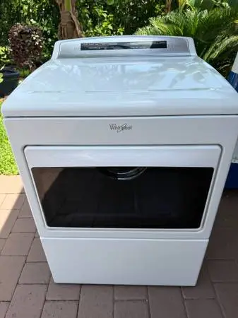 BRAND NEW CONDITION WHIRLPOOL DRYER