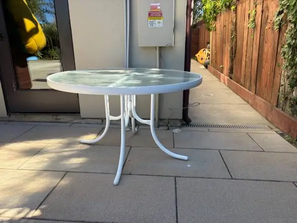 Round patio table- 4 foot diameter