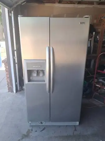 GARAGE REFRIGERATOR CAN DELIVER