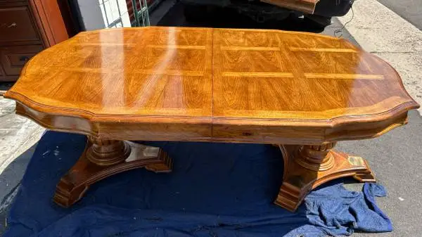 Thomasville Furniture vintage Dining Room Table extendable With Two Leaves L68