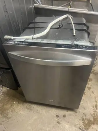 WHIRLPOOL stainless Steel Dishwasher