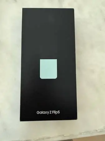 New sealed Galaxy Z Flip 5 512GB
