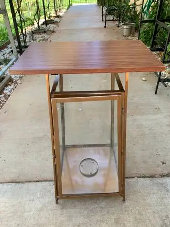 Glass cabinet.........T 60