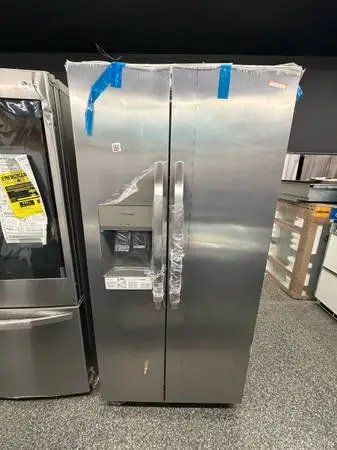 Stainless Steel 33 Inch Refrigerator ice and water