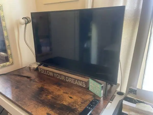 32” 4K TV