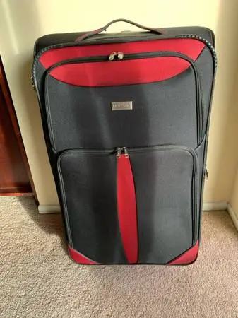 Like New - Morano Extra-Large 33” Checked Spinner Suitcase Luggage