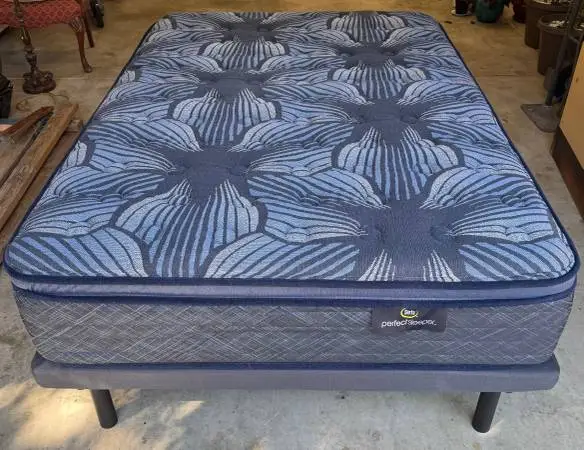 Mattress Firm Full Adjustable Bed + Serta Mattress/Frame New!