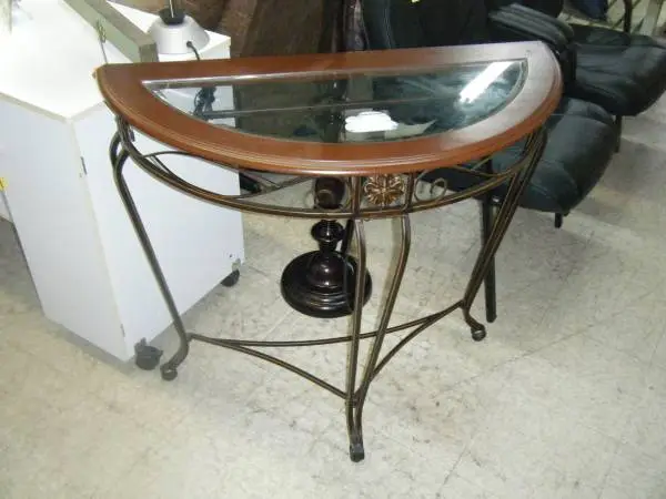 1/2 Round Table