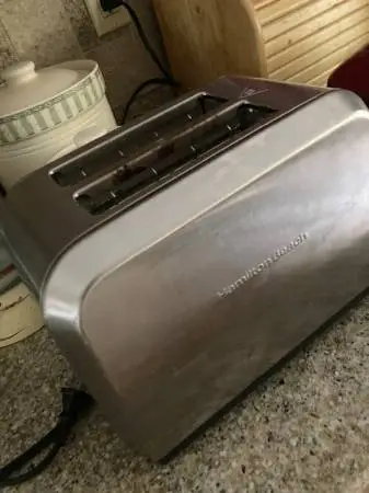 HAMILTON BEACH 2 SLICE TOASTER WITH MINIMAL USE