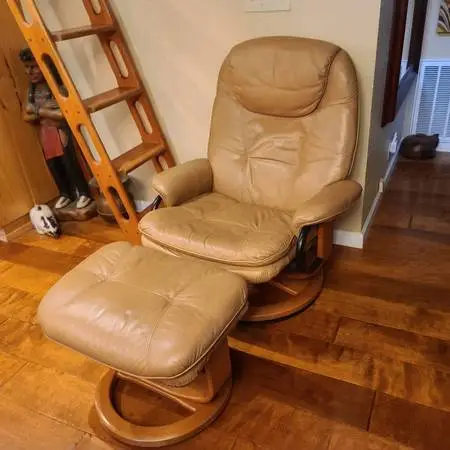 Leather Palliser Recliner And Ottoman