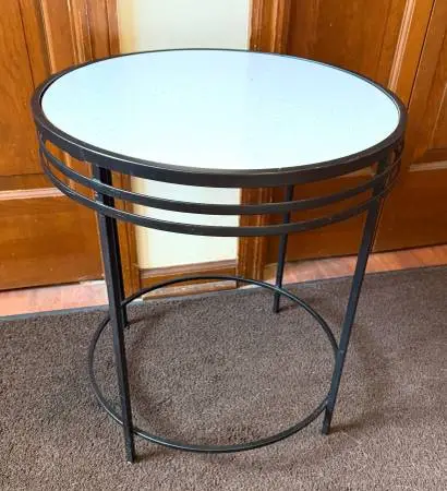 Cute 18 round white granite top/Black metal Base TABLE - Good cond.