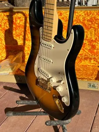 Mint 50th Anniversary Deluxe Stratocaster 2004
