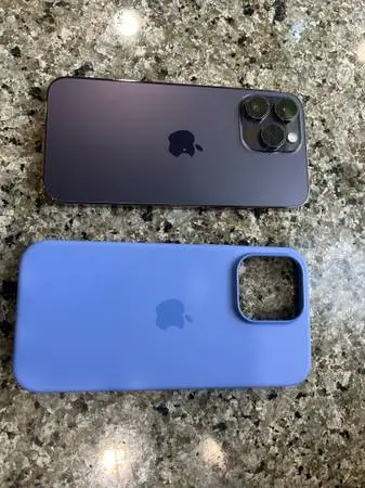 Iphone 14 pro max unlocked with case
