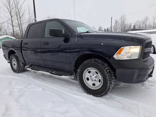 2013 Ram 1500 Tradesman 4x4. CARFAX 23 Service Records, Tow Ready.