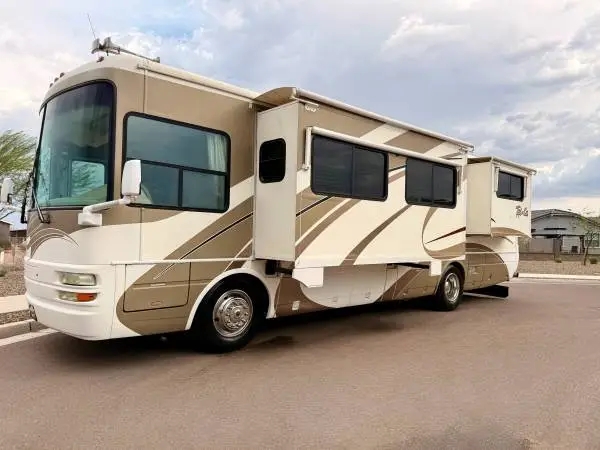 2004 National Tropical  Diesel Pusher 350 hp