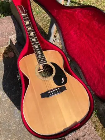 The Sekova F2000 is a vintage, Japanese-made steel-string acoustic gui