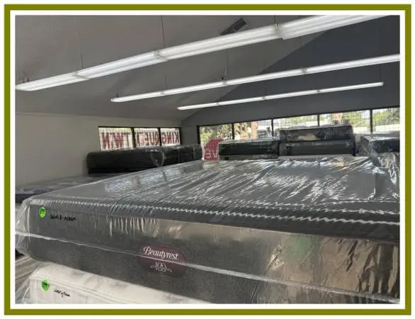 King Size Simmons Beautyrest World Class Hybrid Mattress & Box Bed