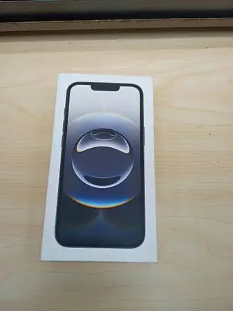 Apple iPhone 16
