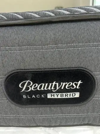 Beautyrest Black Hybrid (Firm) Mattress basically new! I can deliver o