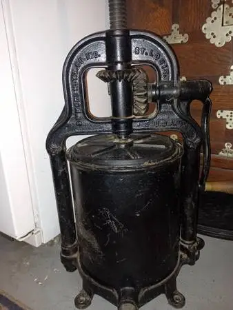 Vintage Simmons  Sausage Grinder and fruit Press
