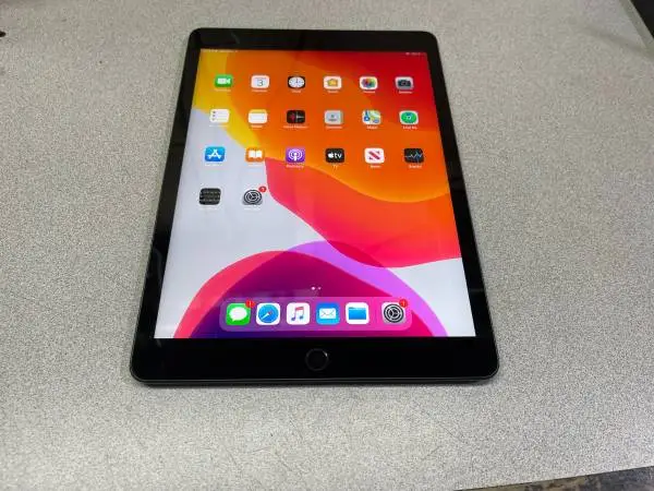 APPLE  IPAD  7TH  GEN   A2197  RETINA  WI-FI  ONLY   128 GB