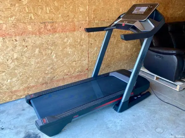 ProForm Pro 2000 iFit Treadmill with 10 Smart HD Touchscreen