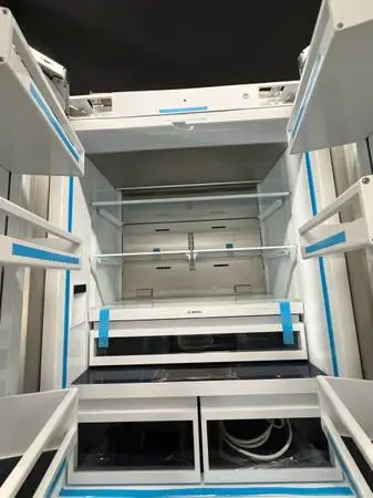 BUILT-IN STAINLESS STEEL FRIDGE INTERNAL ICE AND WATER