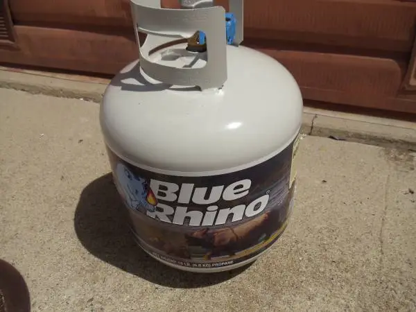 5 Gal. Propane Tanks, 2 New Full Tanks available