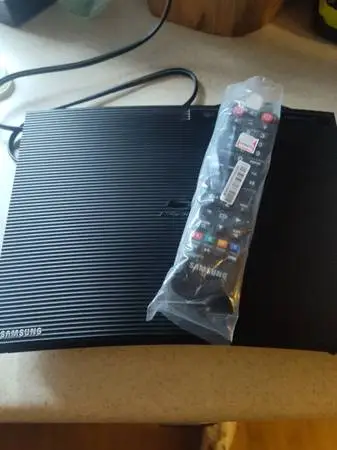 *SAMSUNG Blu-ray DISC PLAYER/DVD W/WIFI STREAMING
