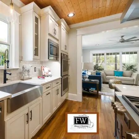 🧽🧽🧽 SPARKLING HOUSE CLEANING SATISFACTION GUARANTEED!