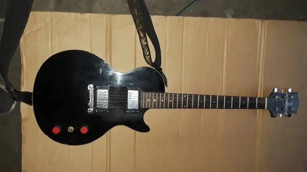 Gibson/Baldwin Single cut Electric guitar + AMPLIFIER