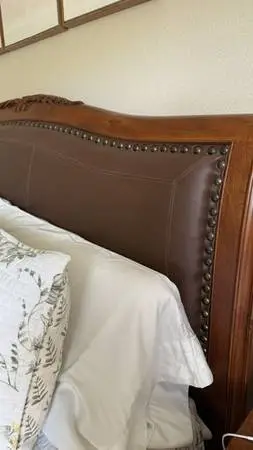 King Solid Wood and Leather Sleigh Bed