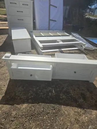 Queen bedroom set