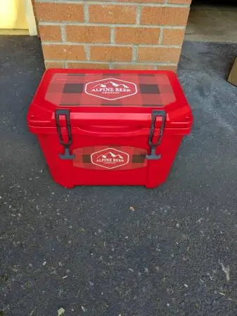 BRAND NEW Grizzly 15 cooler