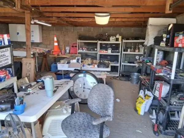 Garage Sale , Golden / Pleasant View
