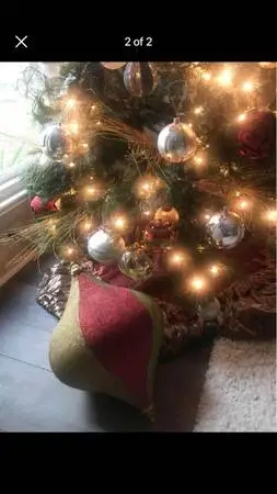 huge ornament  ceiling?      OBO