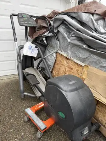 Precor EFX 546 Commercial Elliptical Trainer