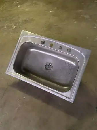 * * * * * Elkay Stainless Steel Sink    33 x 22 x 8 * * * * *