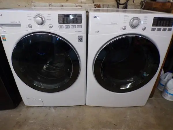 LG washer and dryer /stackable