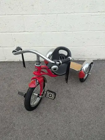 Schwinn Roadster Kids Tricycle - Red Retro Trike