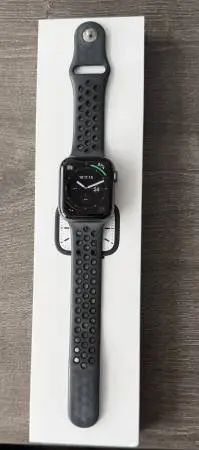 Apple Watch Series 4 GPS & Cellular with Boxes and Accessories