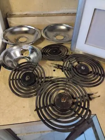 $10 each your choice electric stove coil top and coil top pans