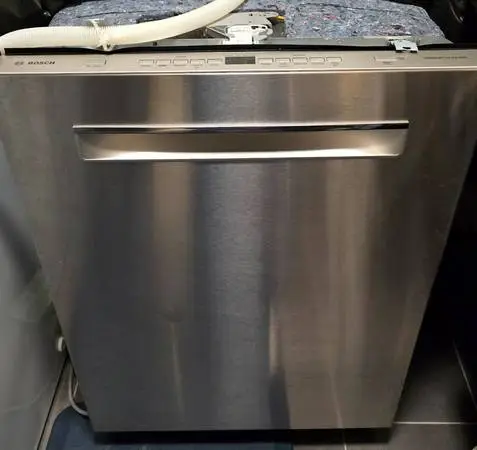 Bosch 500 Series Dishwasher - Like New (Used 3x)