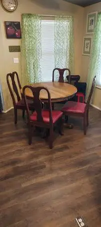 Round Oak Dining Table